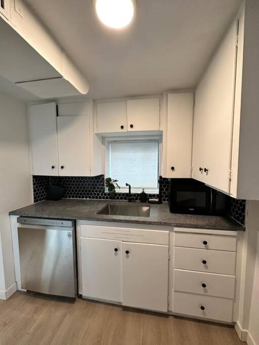 Petite Main Street Haven Apartman Vancouver Kültér fotó